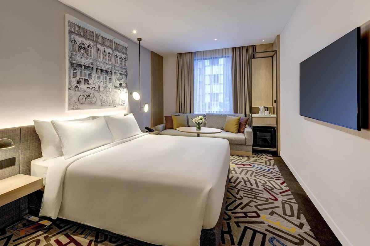 1 bedroom, in-room safe, blackout curtains, soundproofing