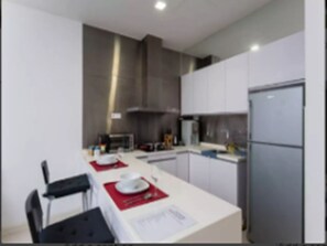 Exclusive-Apartment, 1 Schlafzimmer, Poolblick (2) | Eigene Kochnische | Kühlschrank, Mikrowelle, Herdplatte, Wasserkocher