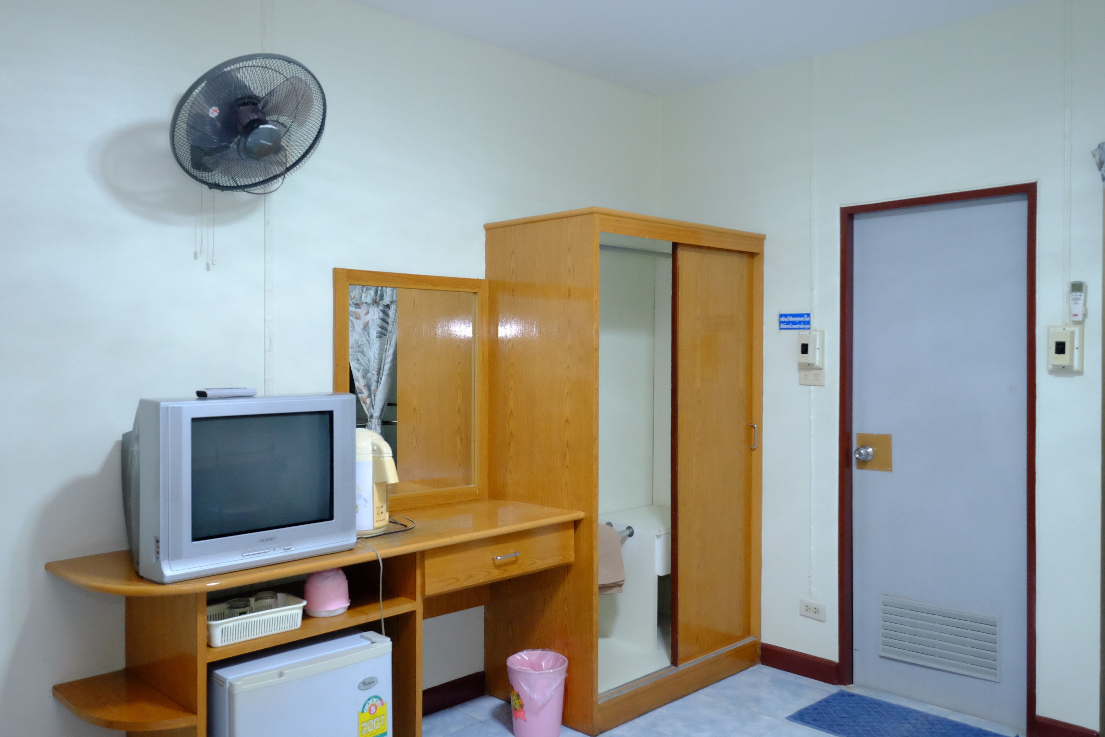 Standard Double Room with Fan | Room amenity