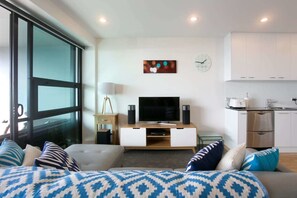 Panoramic Apartment, 3 Bedrooms | Living area