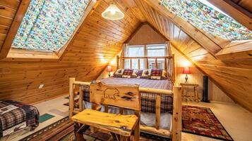 2 bedrooms, Egyptian cotton sheets, premium bedding, pillow-top beds