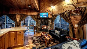 Casa de lujo en un árbol, 2 habitaciones, bañera de hidromasaje, junto a la montaña | Detalle del interior