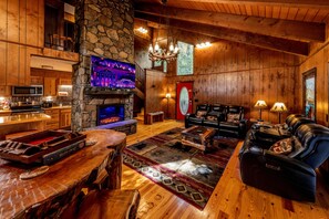 Signature Cabin, 3 Bedrooms, Hot Tub, Mountain View | Egyptian cotton sheets, premium bedding, pillowtop beds - Bear Creek Lodge and Cabins in Helen Ga - Pet Friendly, River on Property, Walking Distance to downtown Helen (Helen)