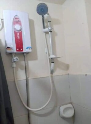 Family Studio, 1 Bedroom | Bathroom - Vimelzu transient and lodge (Parañaque)