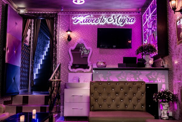 Reception hall - Haveeli Guesthouse and Mujra (Pattaya)