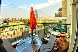 Family Apartment, 2 Bedrooms (Sinai) | Terrace/patio - Apartment With Sea View - Eilat (Eilat)