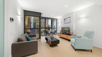 Deluxe Apartment, Balcony, Courtyard View | Living area