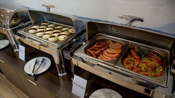 Breakfast, lunch, dinner served; local and international cuisine