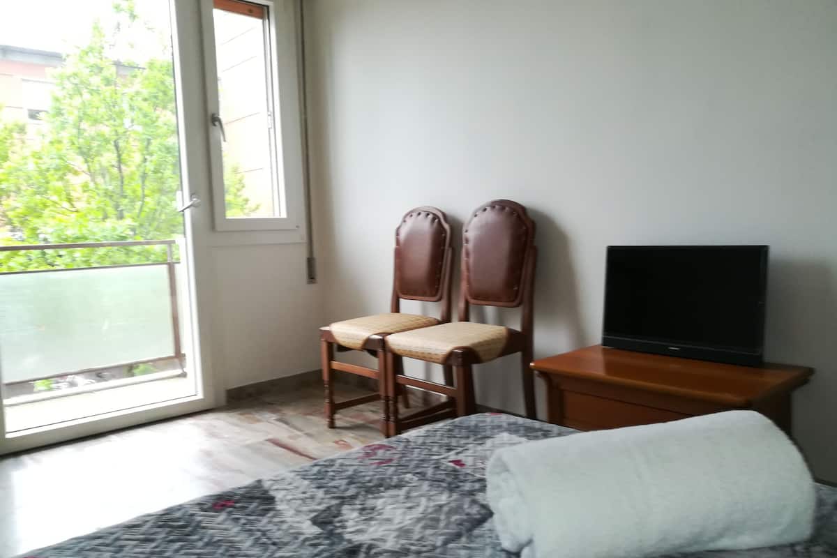 Kamar Double atau Twin, kamar mandi umum | Kedap suara, Wi-Fi gratis, dan seprai linen