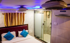 デラックス ルーム | 客室ごとに異なる装飾、客室ごとに異なるインテリア、可動式ベッド、WiFi (無料)