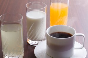 每日付費供應當地料理早餐