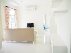 3 Bedrooms Villa | Vardagsrum | LCD-tv
