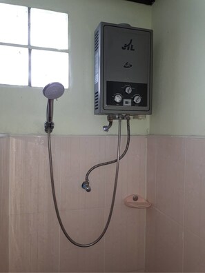 Bathroom shower - Baan Rairungsan (Khao Kho)