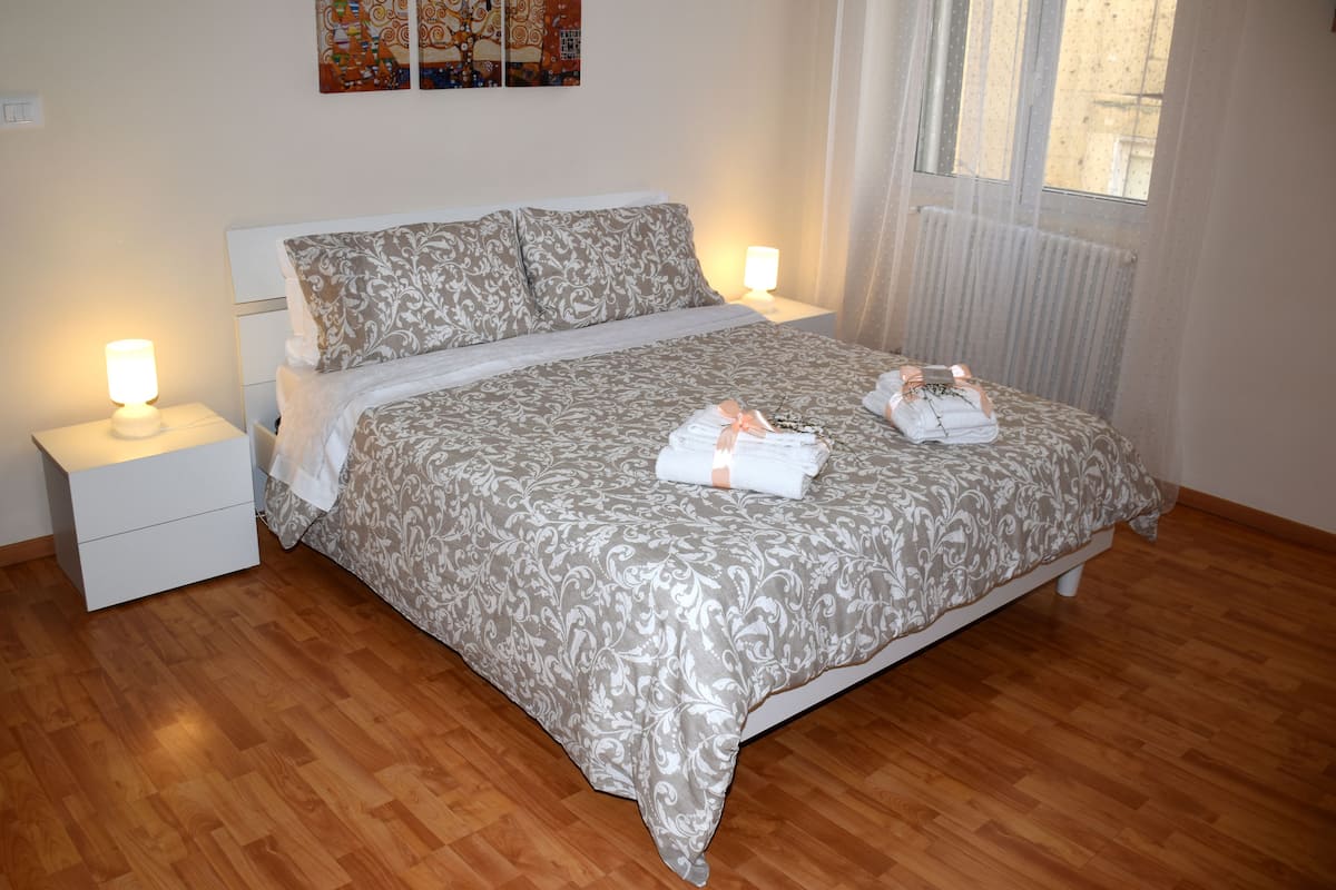 Chambre Quadruple Confort | Rideaux occultants, chambres insonorisées, Wi-Fi gratuit, draps fournis