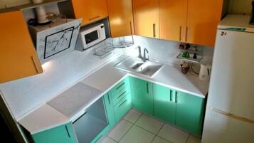 Apartment | Eigene Küche | Großer Kühlschrank, Mikrowelle, Ofen, Herdplatte