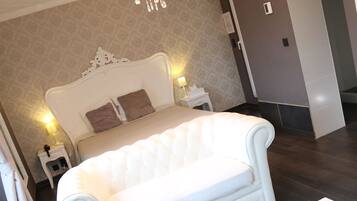 Klassieke tweepersoonskamer | Luxe beddengoed, individueel gedecoreerd, individueel gemeubileerd