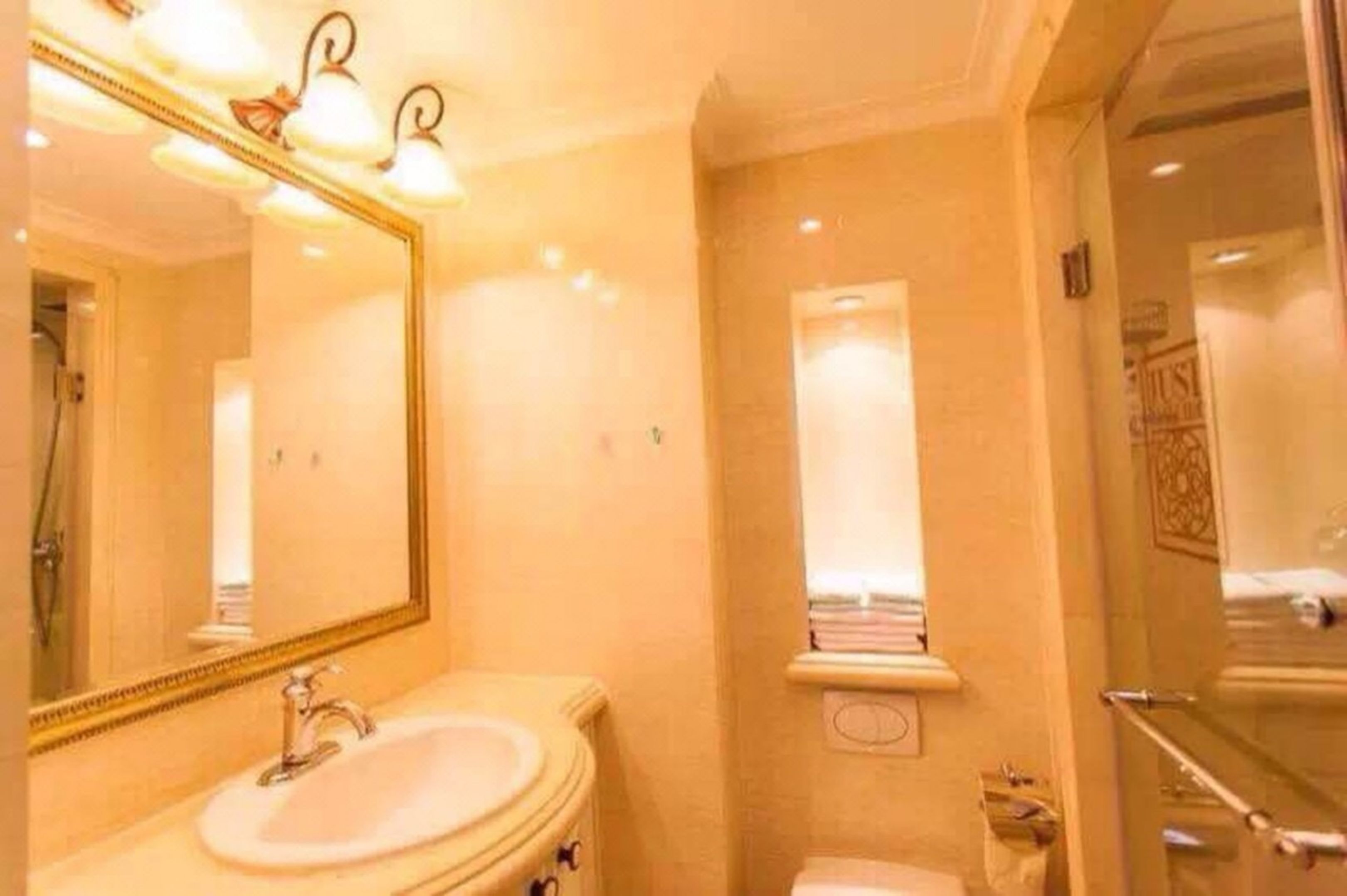 shower, free toiletries