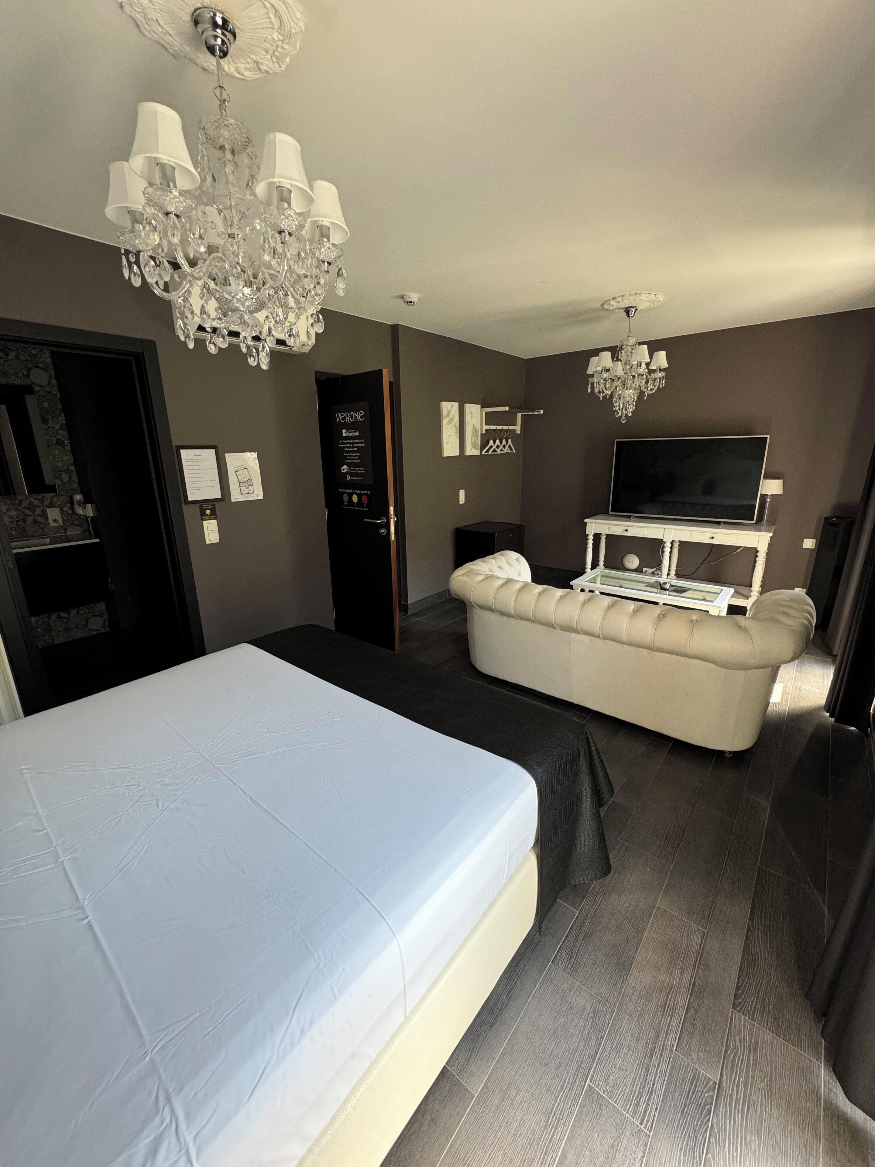 classic double room | premium bedding, individually decorated, individually furnished