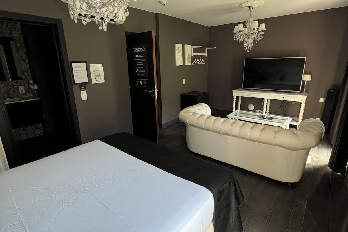 classic double room | premium bedding, individually decorated, individually furnished