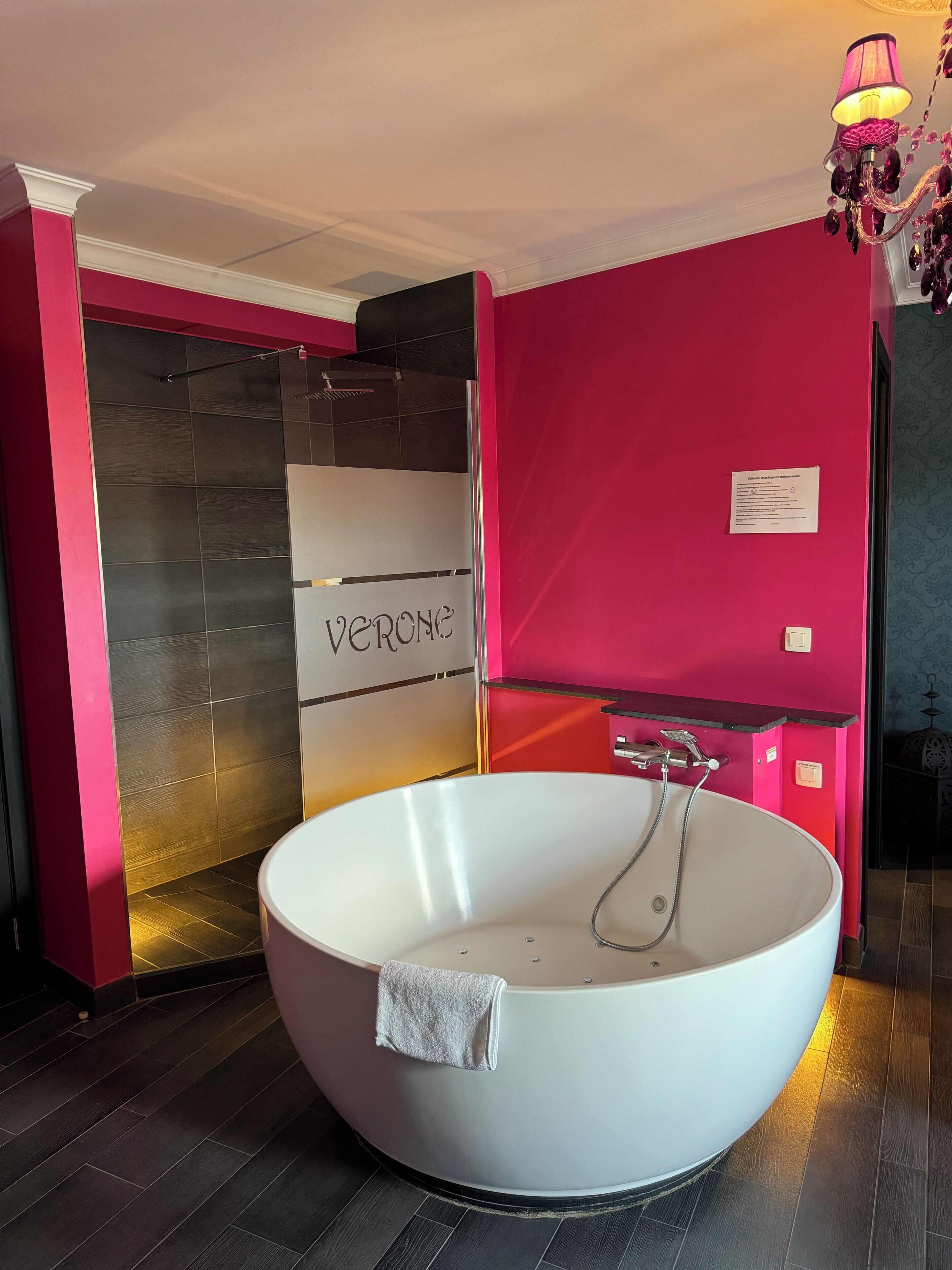 deluxe double room, jetted tub | bathroom | free toiletries, hair dryer, towels