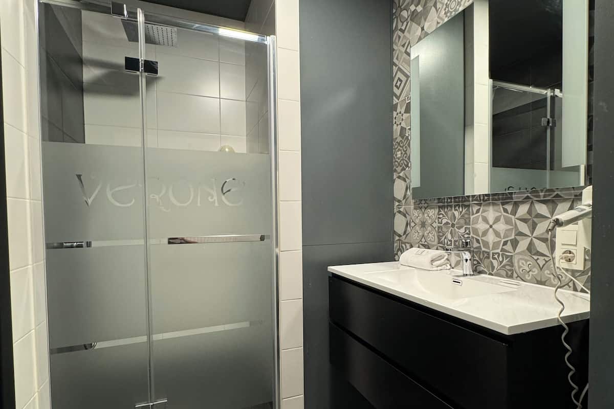 Free toiletries, hair dryer, towels