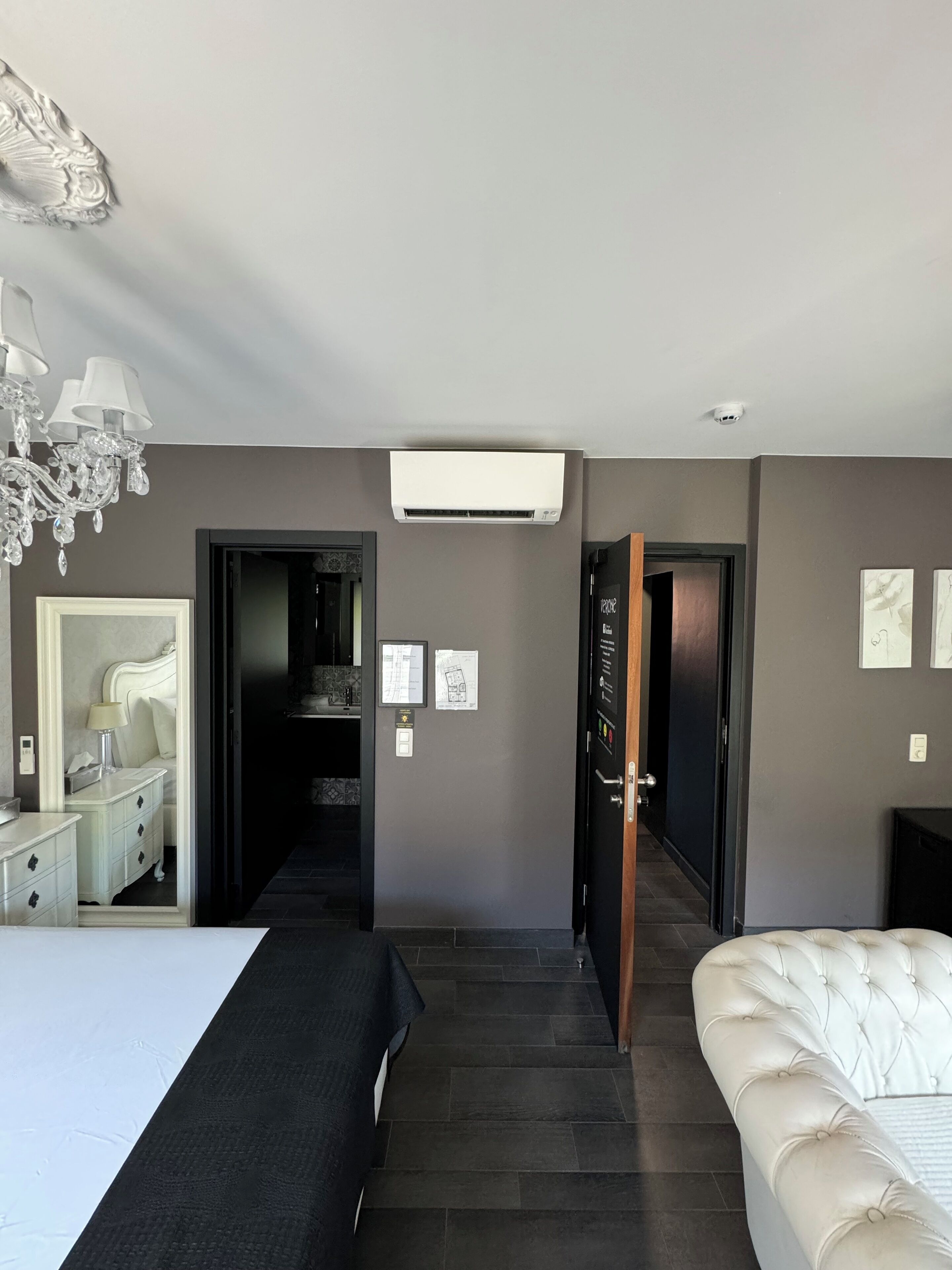 classic double room | premium bedding, individually decorated, individually furnished