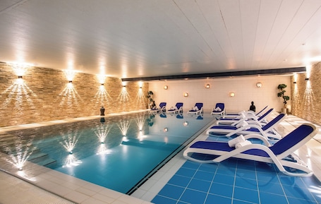 2 indoor pools, seasonal outdoor pool, sun loungers