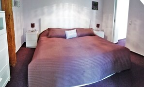 Caja de seguridad en la habitación, cunas y wifi gratis 