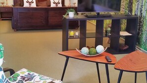 Lägenhet | Vardagsrum | Platt-tv