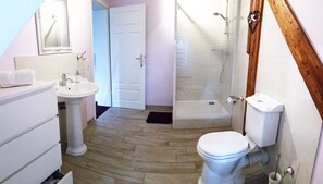 Apartment, 1 Bedroom | Bathroom