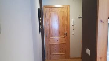 Appartement, 1 chambre, balcon | Coin séjour | Télévision à écran plat