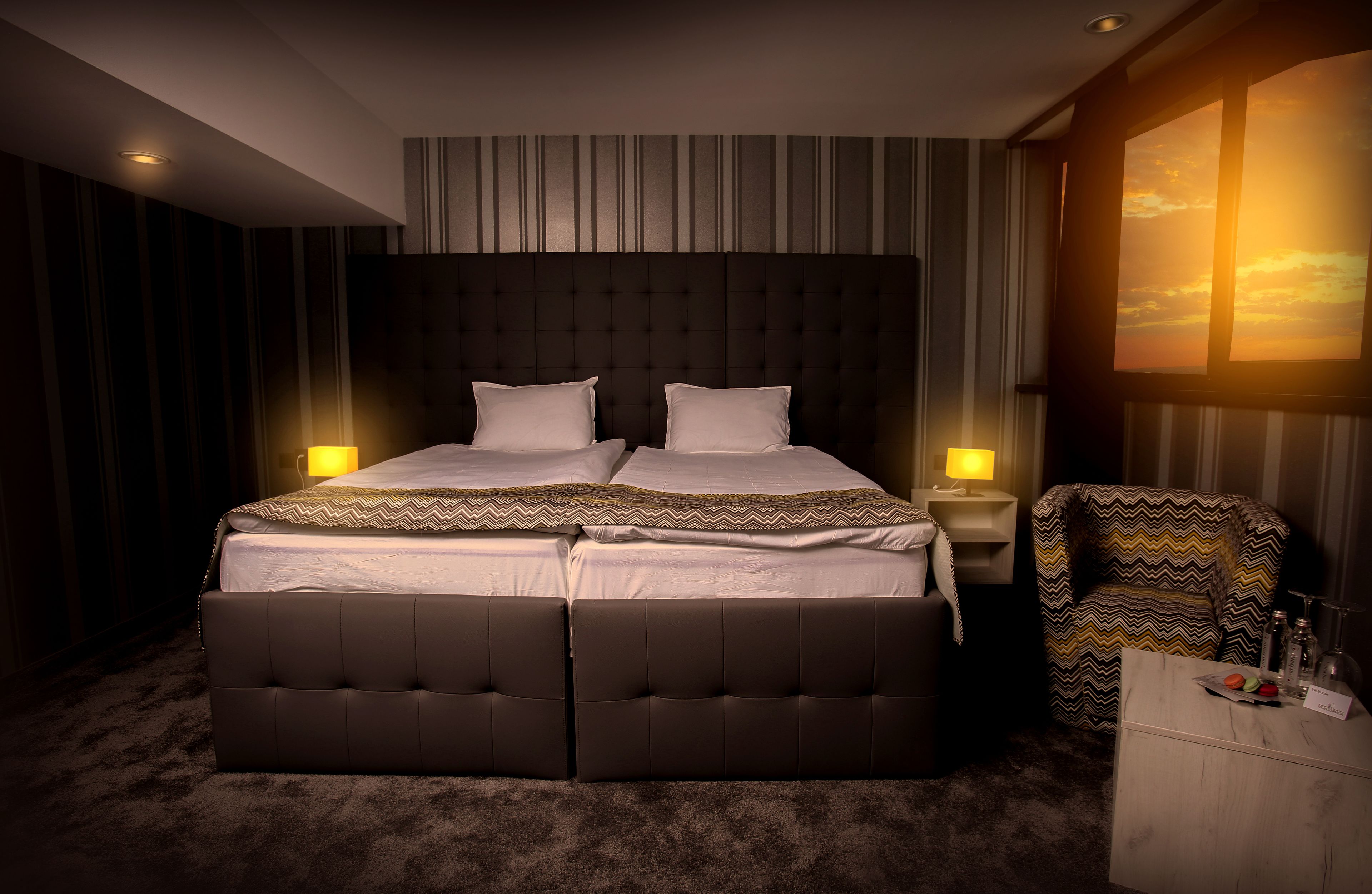 deluxe double or twin room, river view | 1 bedroom, minibar, desk, iron/ironing board