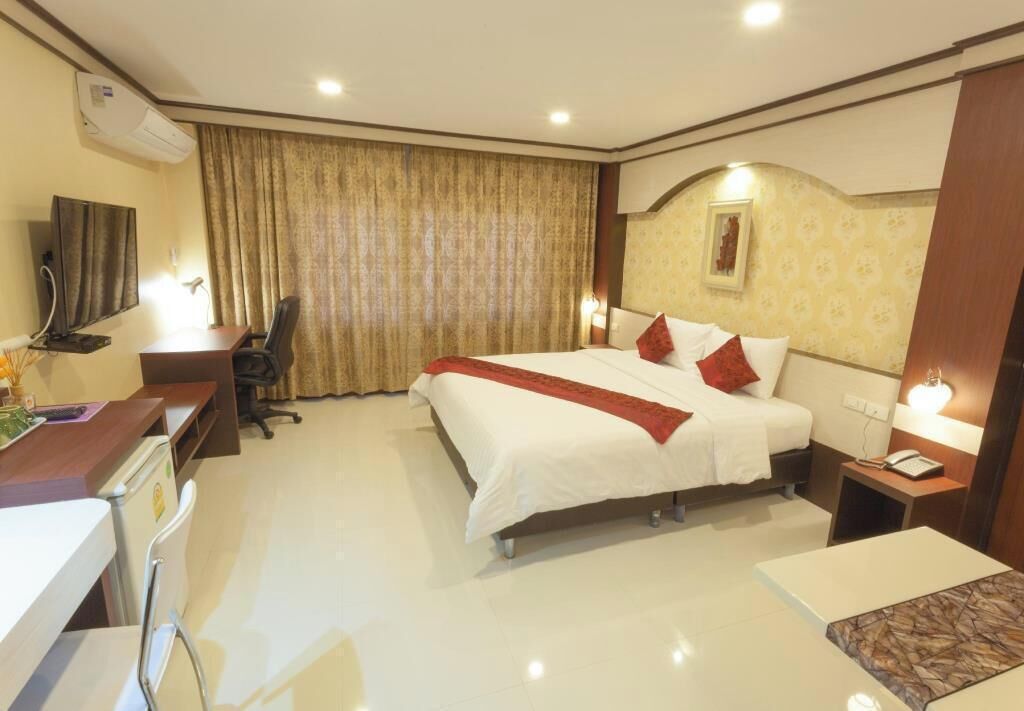 Blackout curtains, free WiFi, bed sheets, wheelchair access