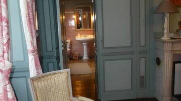 Double or Twin Room | Room amenity