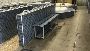 Sauna, bain à remous, soins corporels, soins d'hydrothérapie