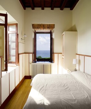 Individuelt dekorert, individuelt innredet og skrivebord