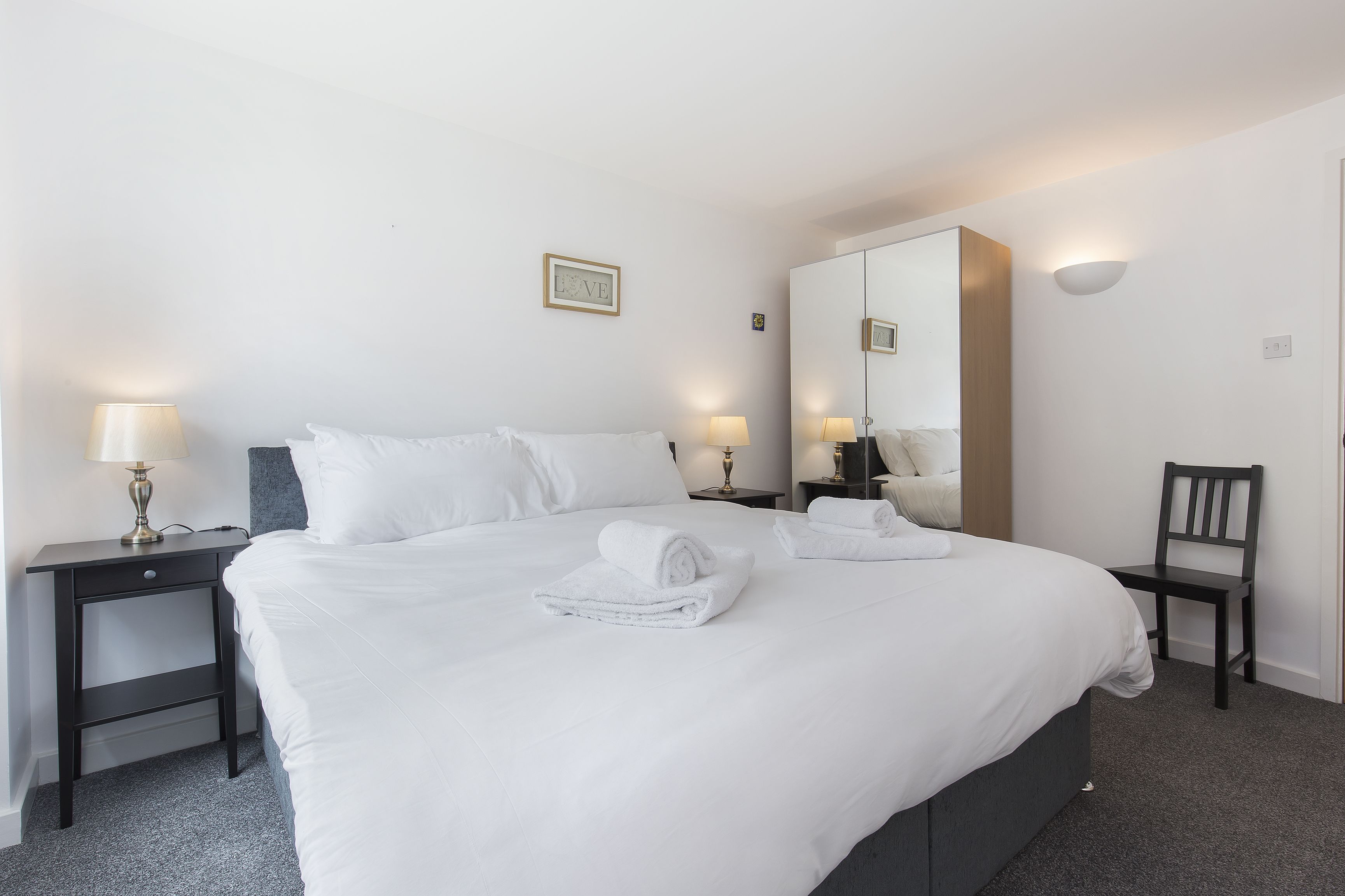 Apartment, 2 Schlafzimmer | 1 Schlafzimmer, hochwertige Bettwaren, Schreibtisch