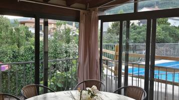 Casa, 5 camere da letto, piscina privata | Area soggiorno | TV a schermo piatto, caminetto