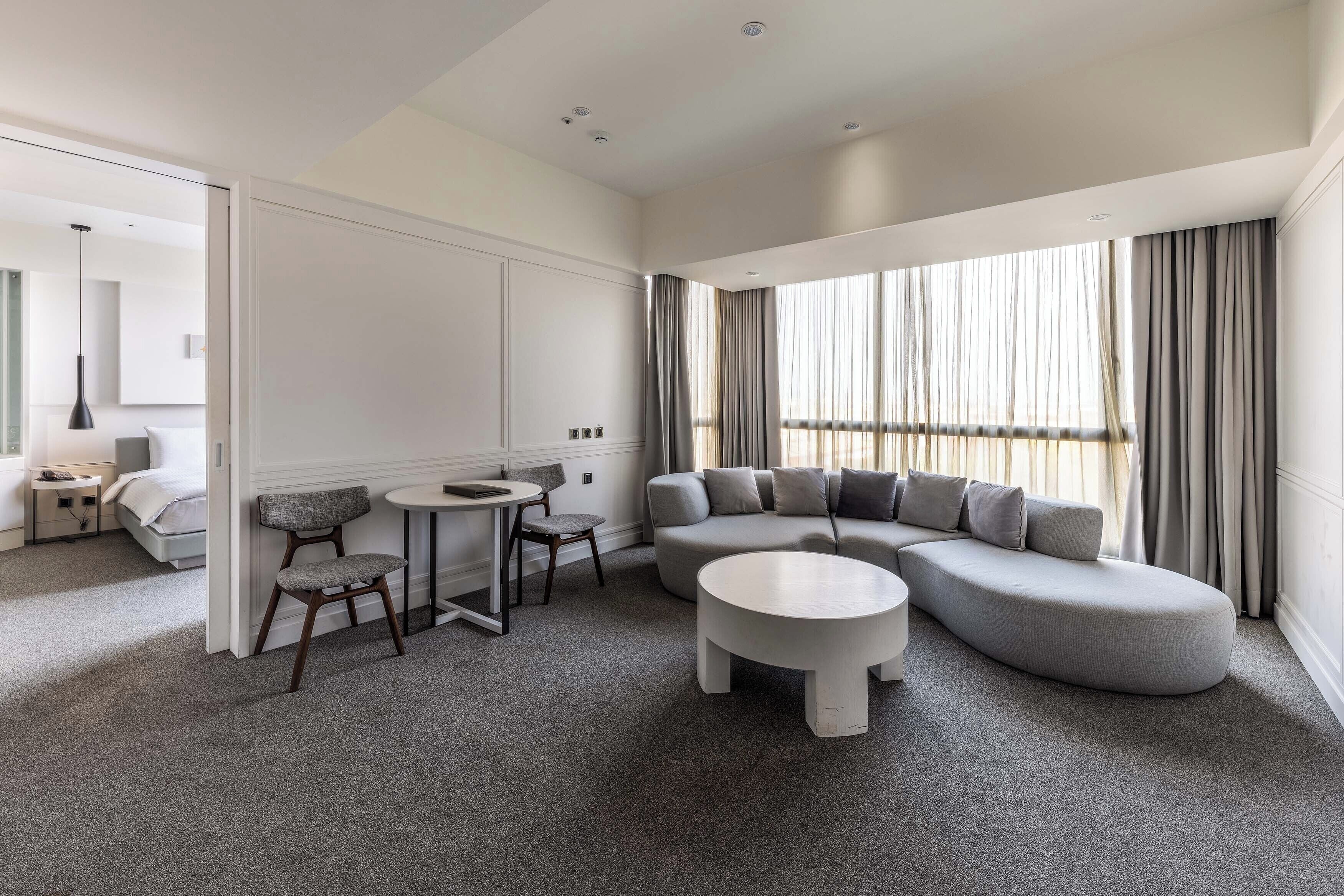 LED 電視、玩具、書籍