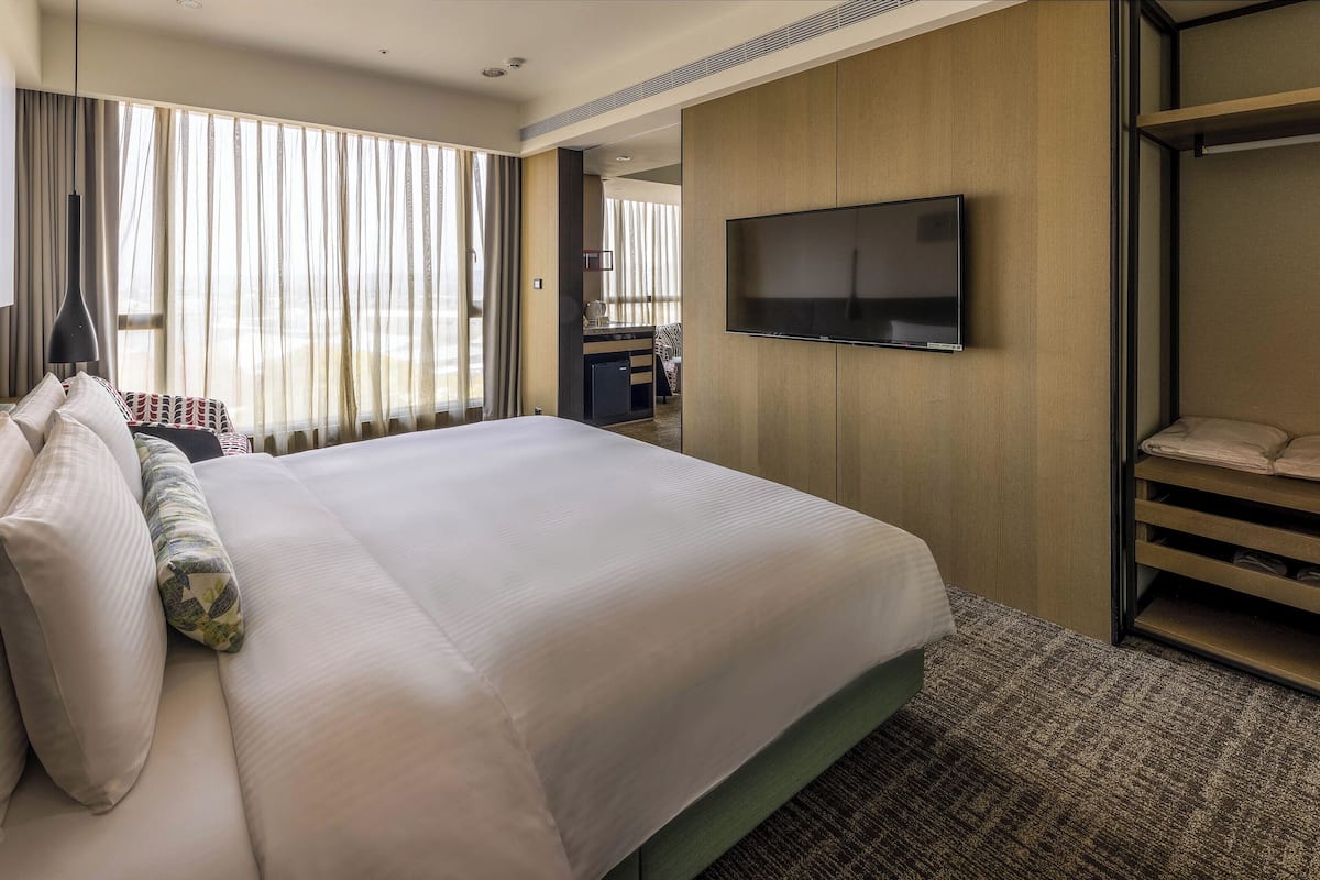 Executive Double Room | Down comforters, Select Comfort beds, minibar, in-room safe