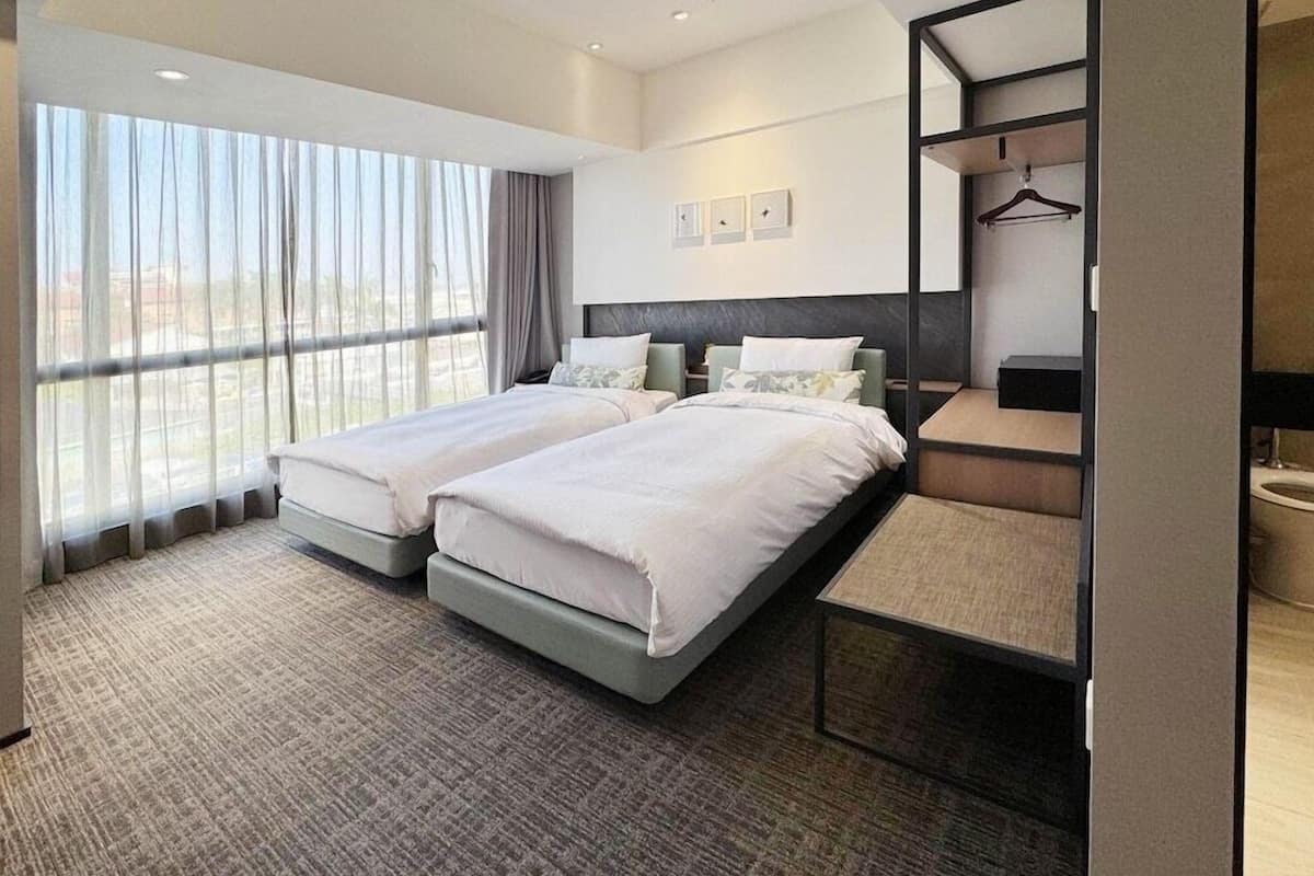 Couette en duvet d'oie, matelas Select Comfort, minibar