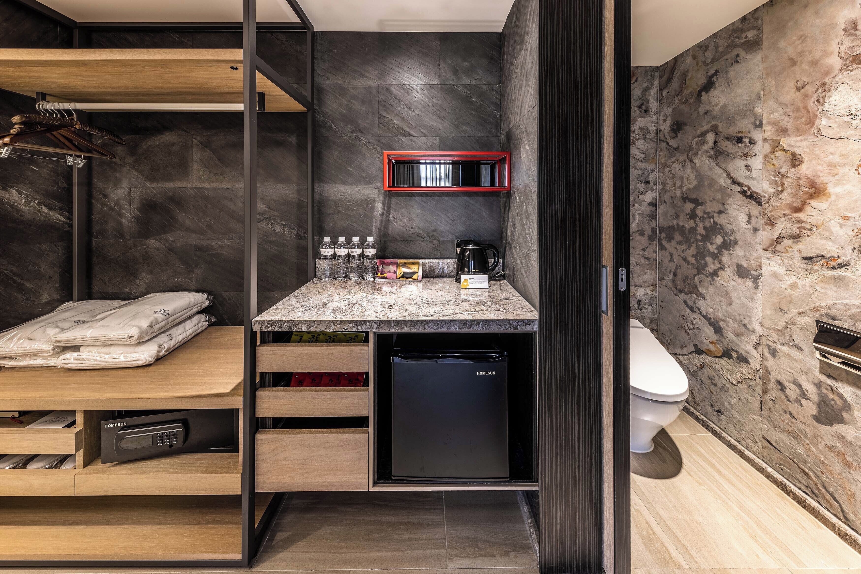 executive suite | living area | led tv, toys, books