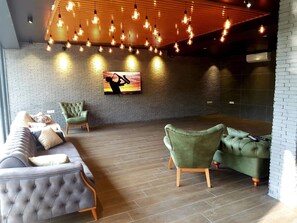 Coin salon dans le hall