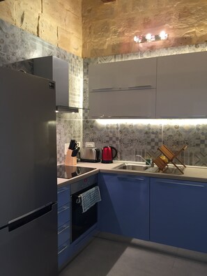 Exclusive Apartment | Private kitchen | Fridge, cookware/dishes/utensils - Valletta Maisonette (Valletta)