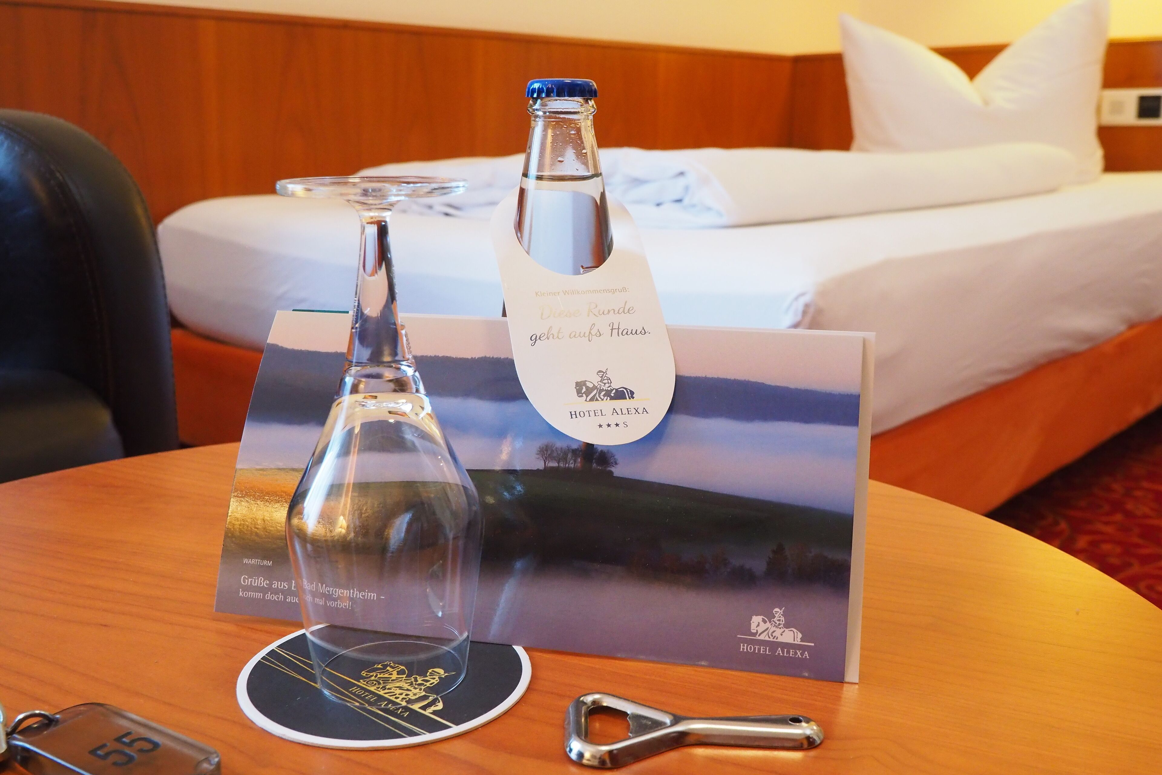 standard single room | hypo-allergenic bedding, in-room safe, desk, blackout curtains