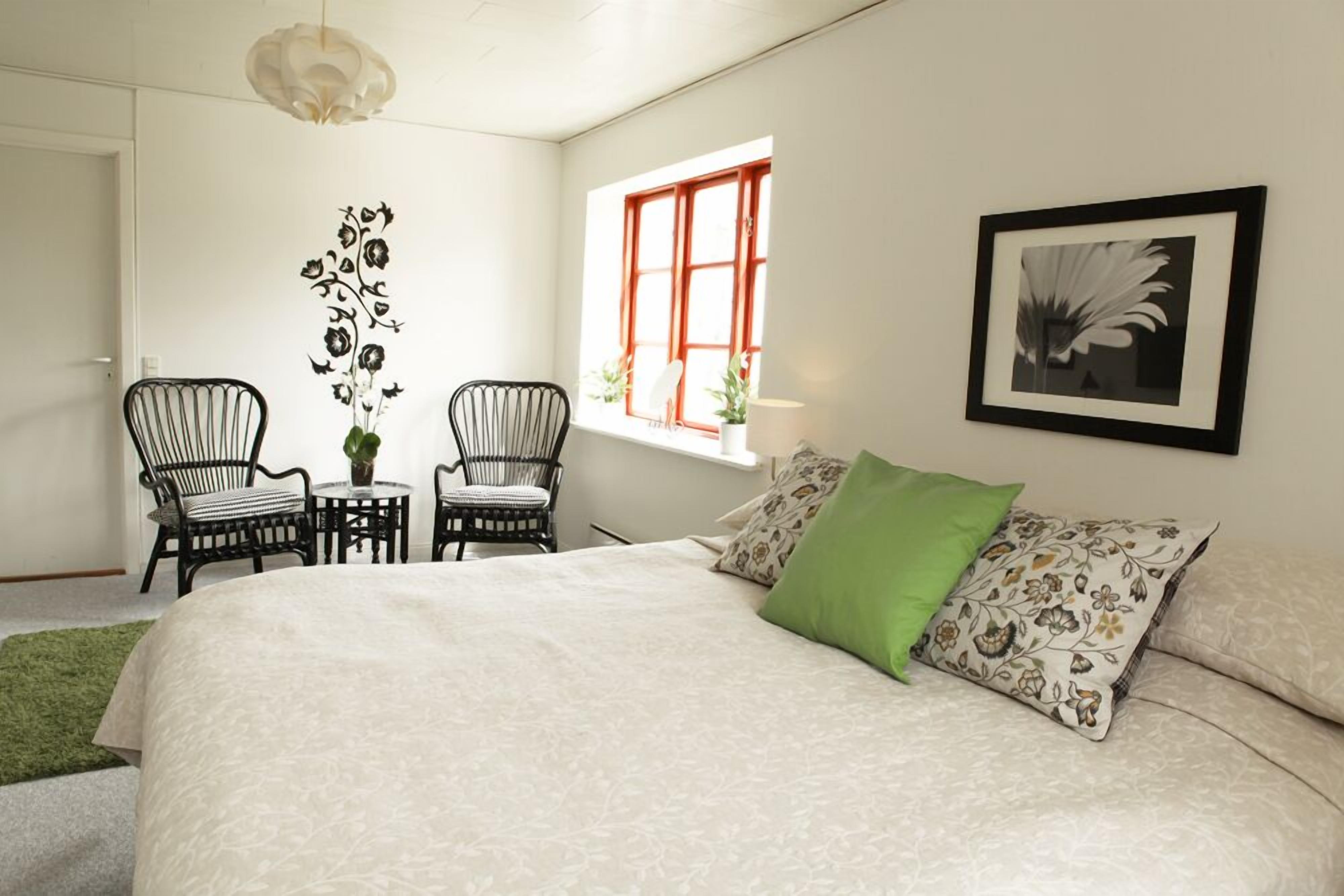 Junior Suite | 1 bedroom, individually decorated, individually furnished