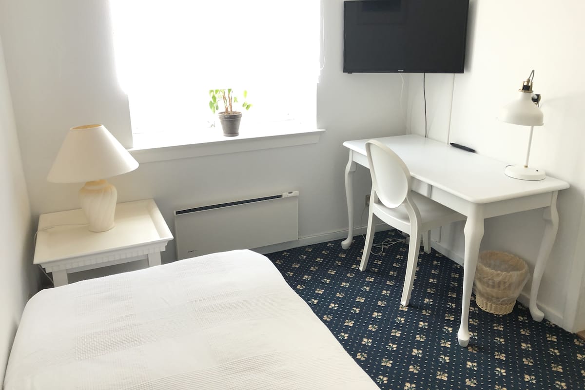 1 habitación, decoración personalizada y muebles diferentes