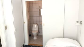 Classic-enkeltværelse | Badeværelse | Håndklæder, Sæbe, Toiletpapir