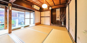 Guesthouse A | 1 bedroom, free WiFi, bed sheets