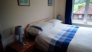 Doppelzimmer | BĂŒgeleisen/BĂŒgelbrett, kostenlose Babybetten, kostenloses WLAN